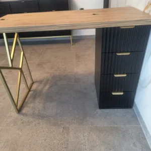 biurko kosmetyczne ryflowane, biurko do manicure z szufladami
